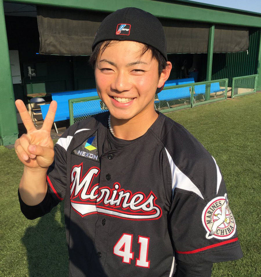 成田翔 ロッテ イケメン投手の現在は 彼女 嵯峨珠輝 とのプリクラも 甲子園金足農業の躍進も刺激に 野球好き Com